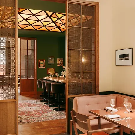 Отель Boutique Chateau Royal 5*