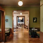 Отель Boutique Chateau Royal 5*