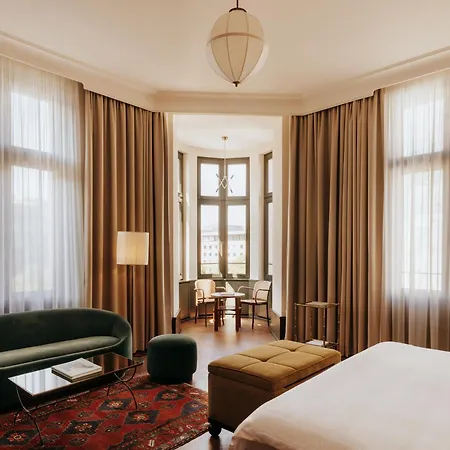 Boutique Chateau Royal 호텔