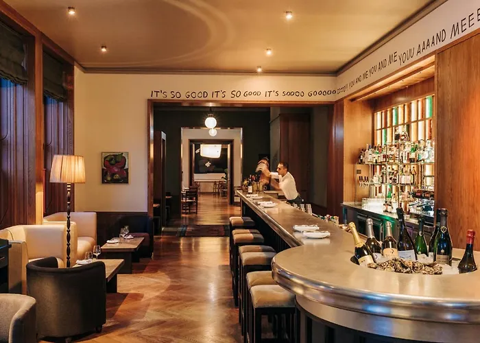 Boutique Chateau Royal