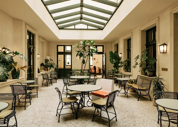 Boutique Chateau Royal