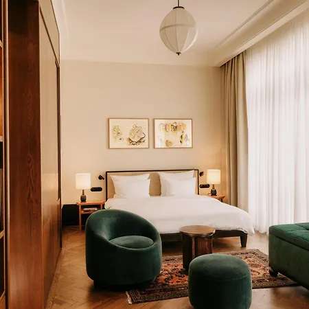 Boutique Chateau Royal Hotell 5*