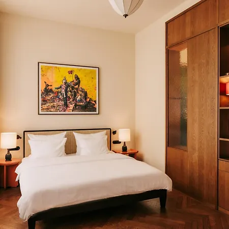 Boutique Chateau Royal